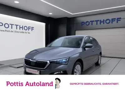 Gebraucht Skoda Scala Ambition 150 PS (110 kW) 2023 Graphitegrau metallic Kleinwagen