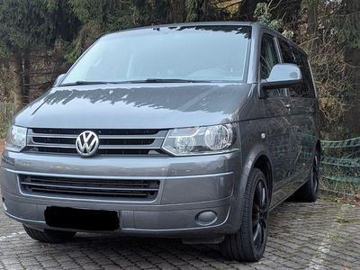 Gebraucht VW Multivan Highline 180 PS (132 kW) 2015 Grau Van / Kleinbus
