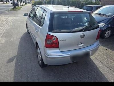 Używany VW Polo 60 KM (44 kW) 2004 Srebrny Hatchback