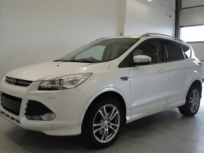 Gebraucht Ford Kuga Titanium 179 PS (131 kW) 2015 Weiß SUV
