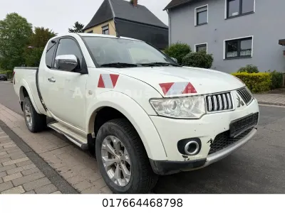 Gebraucht Mitsubishi L200 Intense 178 PS (130 kW) 2011 Weiß Pickup
