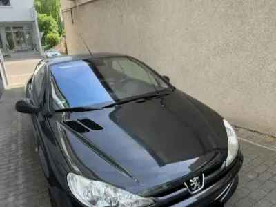 Gebraucht Peugeot 206 CC 109 PS (80 kW) 2003 Schwarz Cabrio