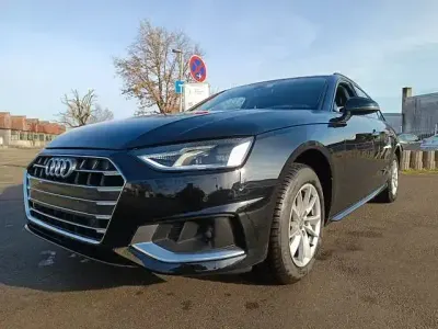 Gebraucht Audi A4 Advanced 163 PS (119 kW) 2021 Brillantschwarz Kombi