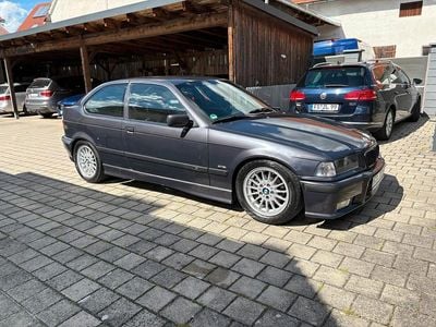 BMW 323 Compact