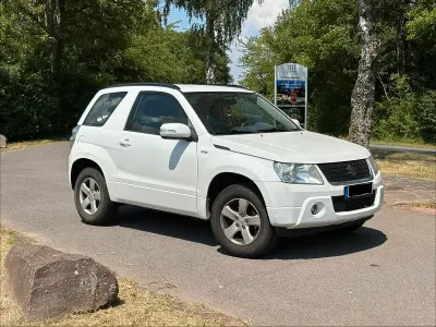 Gebraucht Suzuki Grand Vitara 129 PS (94 kW) 2010 Weiß SUV