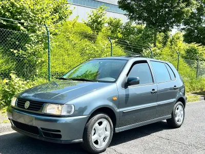Gebraucht VW Polo 60 PS (44 kW) 1996 Grau Kleinwagen