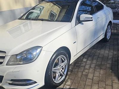Gebraucht Mercedes C180 156 PS (114 kW) 2012 Weiß Coupé