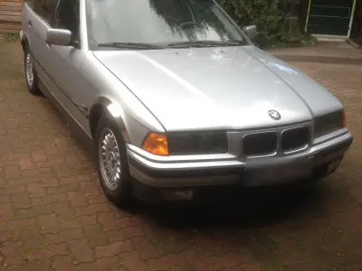 Gebraucht BMW 318 90 PS (66 kW) 1995 Silber Kombi