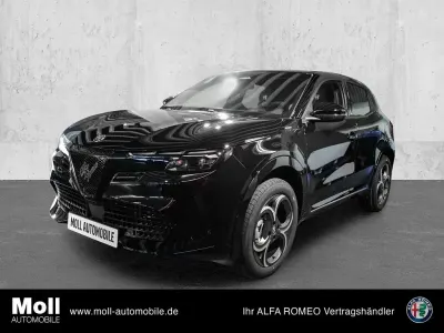 Uusi Alfa Romeo Junior Edizione Speciale 145 HP (106 kW) 2026 Musta Katumaasturi