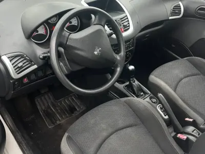 Gebraucht Peugeot 206+ 2011 Weiß Kleinwagen