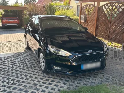 Gebraucht Ford Focus 120 PS (88 kW) 2016 Schwarz Kombi