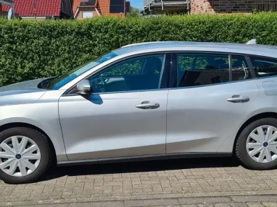 Gebraucht Ford Focus Cool & Connect 95 PS (69 kW) 2019 Silber Kombi