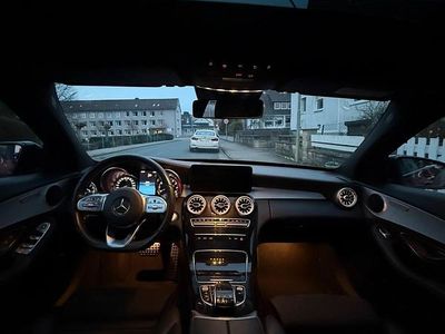 Gebraucht Mercedes C300 AMG line 258 PS (189 kW) 2019 Rot Limousine