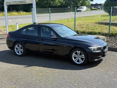 Gebraucht BMW 318 Sport Line 143 PS (105 kW) 2012 Silber Limousine