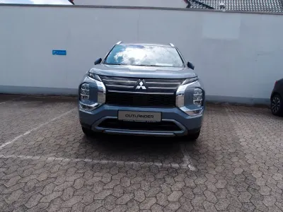 Gebraucht Mitsubishi Outlander P-HEV Edition 136 PS (100 kW) 2025 Grau SUV