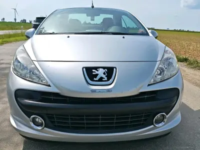 Gebraucht Peugeot 207 CC 110 PS (80 kW) 2008 Silber Cabrio