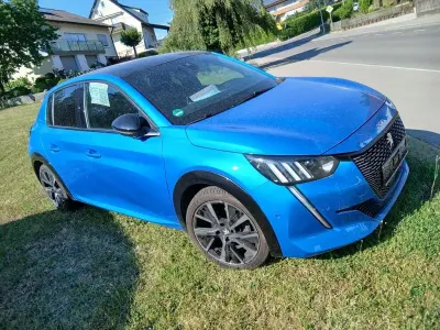 Gebraucht Peugeot 208 GT 101 PS (74 kW) 2021 Blau Kleinwagen