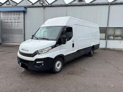 Gebraucht Iveco Daily 136 PS (100 kW) 2018 Weiß Van / Kleinbus