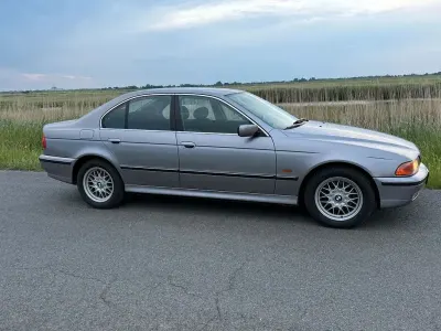 Gebraucht BMW 520 Basis 150 PS (110 kW) 1998 Silber Limousine