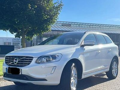 Weiß Gebraucht 2015 Volvo XC60 SUV | 14.500 €