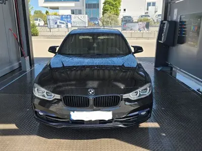 Gebraucht BMW 330 Sport Line 252 PS (185 kW) 2015 Schwarz Limousine