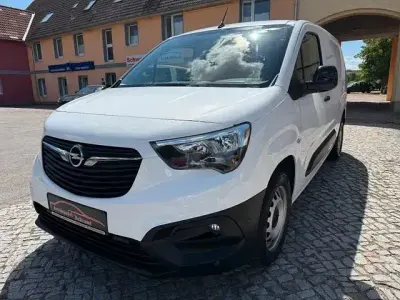 Gebraucht Opel Combo 102 PS (75 kW) 2021 Weiß Van / Kleinbus