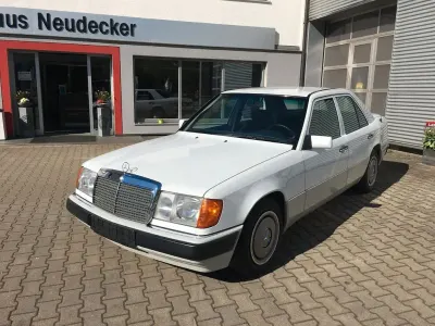 Gebraucht Mercedes 200 105 PS (77 kW) 1990 Weiß Limousine