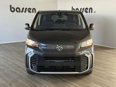 Gebraucht Toyota Proace Verso Comfort 144 PS (105 kW) 2024 Titanium grey metallic Kombi