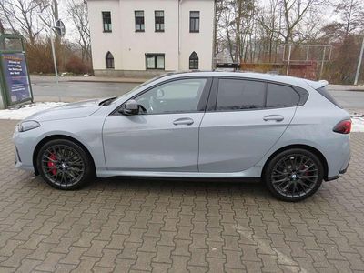 Gebraucht BMW 118 M Performance 150 PS (110 kW) 2025 Grau Kleinwagen