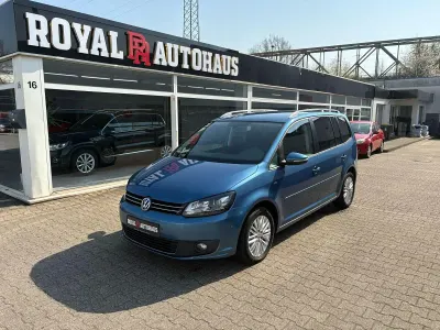 Begagnad VW Touran Cup 140 HK (102 kW) 2015 Blå Minibuss