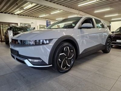 Grau Gebraucht 2024 Hyundai Ioniq 5 Basis SUV | 34.900 € (Guter Preis)