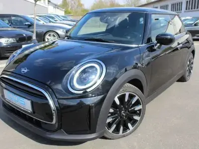 Gebraucht Mini Cooper 136 PS (100 kW) 2023 Schwarz Kleinwagen