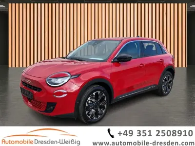 Gebraucht Fiat 600 La Prima 101 PS (74 kW) 2025 Rot SUV