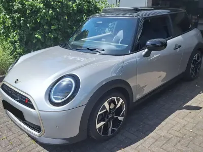 Gebraucht Mini Cooper S Favoured 204 PS (150 kW) 2024 Grau Kleinwagen