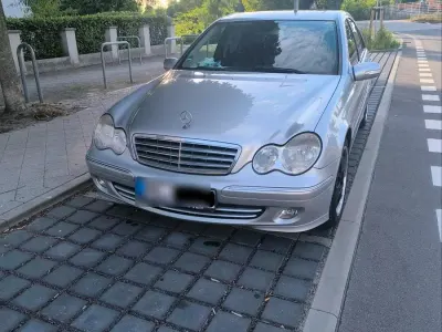 Gebraucht Mercedes C230 197 PS (144 kW) 2005 Grün Limousine