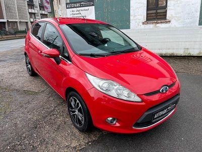 Gebraucht Ford Fiesta Titanium 82 PS (60 kW) 2009 Rot Kleinwagen