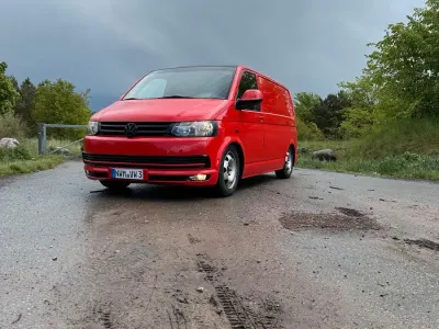 Używany VW Transporter 102 KM (75 kW) 2012 Czerwony Van