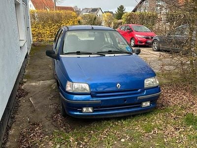 Second-hand Renault Clio 55 CP (40 kW) 1996 Andere farben Hatchback