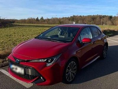 Gebraucht Toyota Corolla Team 98 PS (72 kW) 2021 Rot Limousine