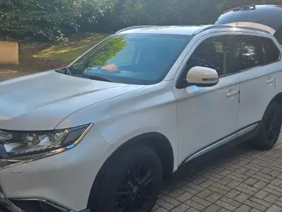Gebraucht Mitsubishi Outlander 150 PS (110 kW) 2016 Weiß SUV
