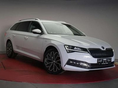 Gebraucht Skoda Superb LAURIN & KLEMENT 200 PS (147 kW) 2021 Moon white Kombi