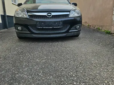 Gebraucht Opel Astra Cabriolet 140 PS (102 kW) 2007 Schwarz Cabrio