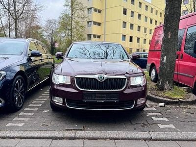 Gebraucht Skoda Superb 160 PS (117 kW) 2009 Rot Limousine