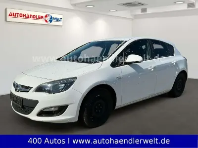 Używany Opel Astra Edition 120 KM (88 kW) 2015 Biały Sedan/Limuzyna