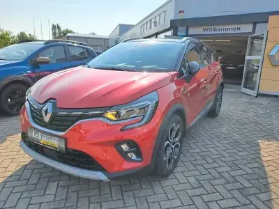Gebraucht Renault Captur Intens 158 PS (116 kW) 2021 Rot SUV
