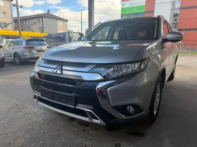 Gebraucht Mitsubishi Outlander Diamant Edition 150 PS (110 kW) 2018 Silber SUV