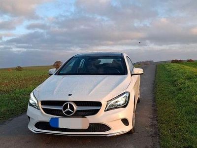 Gebraucht Mercedes CLA220 Shooting Brake 177 PS (130 kW) 2017 Schwarz Kombi