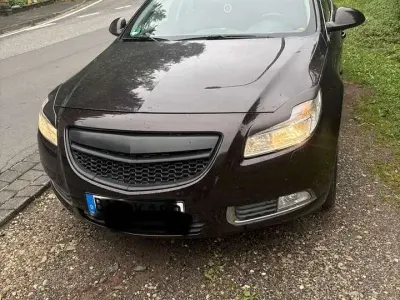 Gebraucht Opel Insignia Sport 179 PS (131 kW) 2011 Braun Limousine