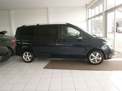 Mercedes V220