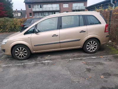Gebraucht Opel Zafira 116 PS (85 kW) 2009 Gold Van / Kleinbus